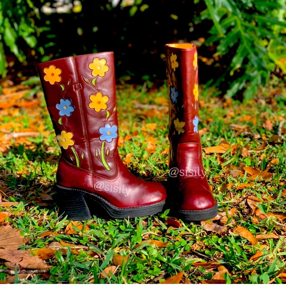 IN SEARCH OF THESE FLORAL SKETCHERS BOOTS